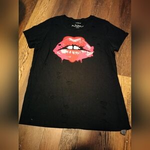 Distressed Lips Graphic Crew Neck Tee - Torrid